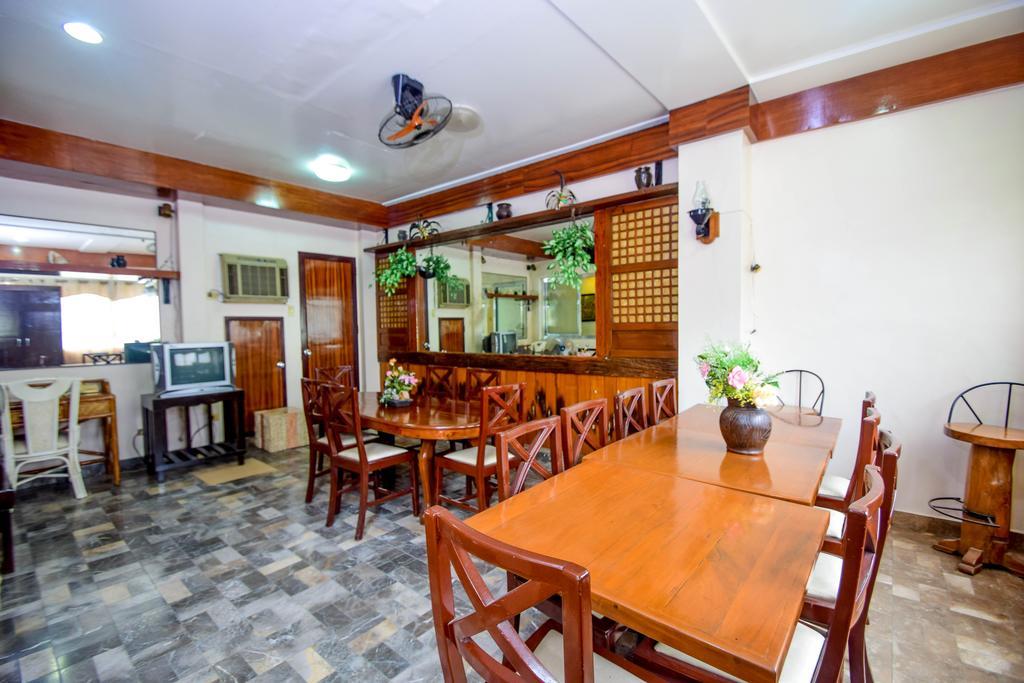 Kalibo Hotel Екстериор снимка