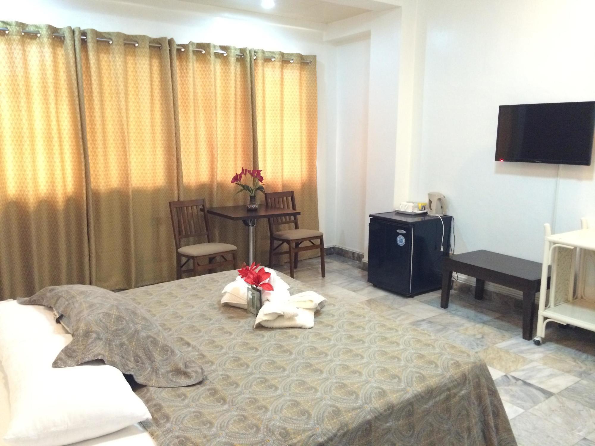 Kalibo Hotel Екстериор снимка